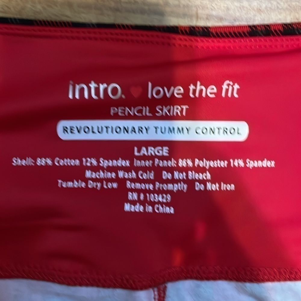 Intro Love the Fit Womens skirt large 12 14 mini red plaid stretch holiday - Picture 2 of 4